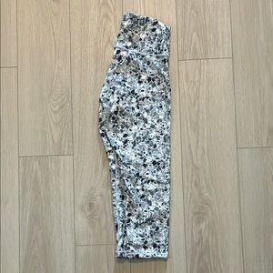 Balance Collection Monochrome Abstract Leggings